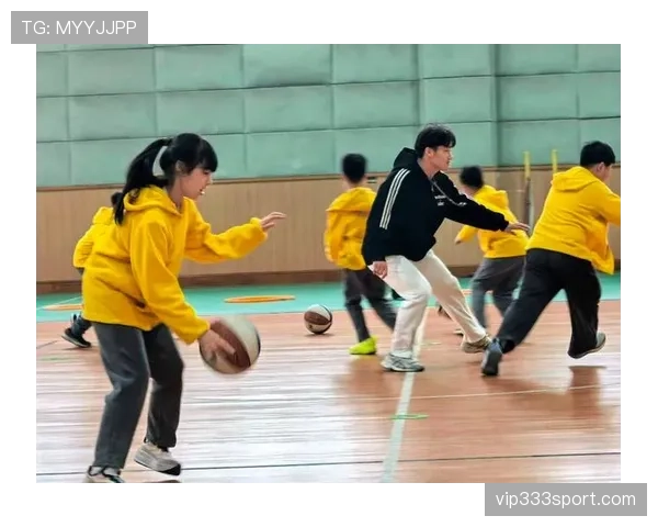 篮球运球规则具体包含哪些内容如何界定合法与违例动作 篮球运球规则具体包含哪些内容如何界定合法与违例动作