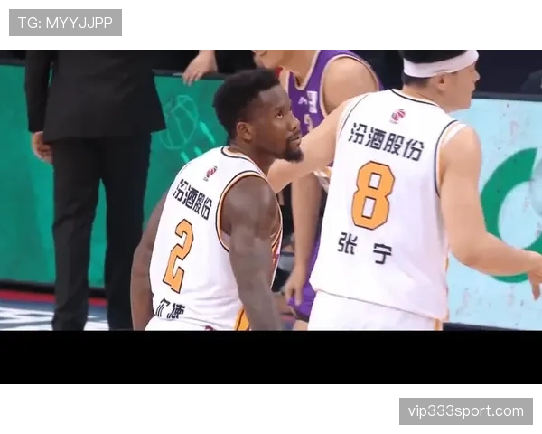 详述篮球非法挡拆规则的定义及裁判吹罚依据 详述篮球非法挡拆规则的定义及裁判吹罚依据